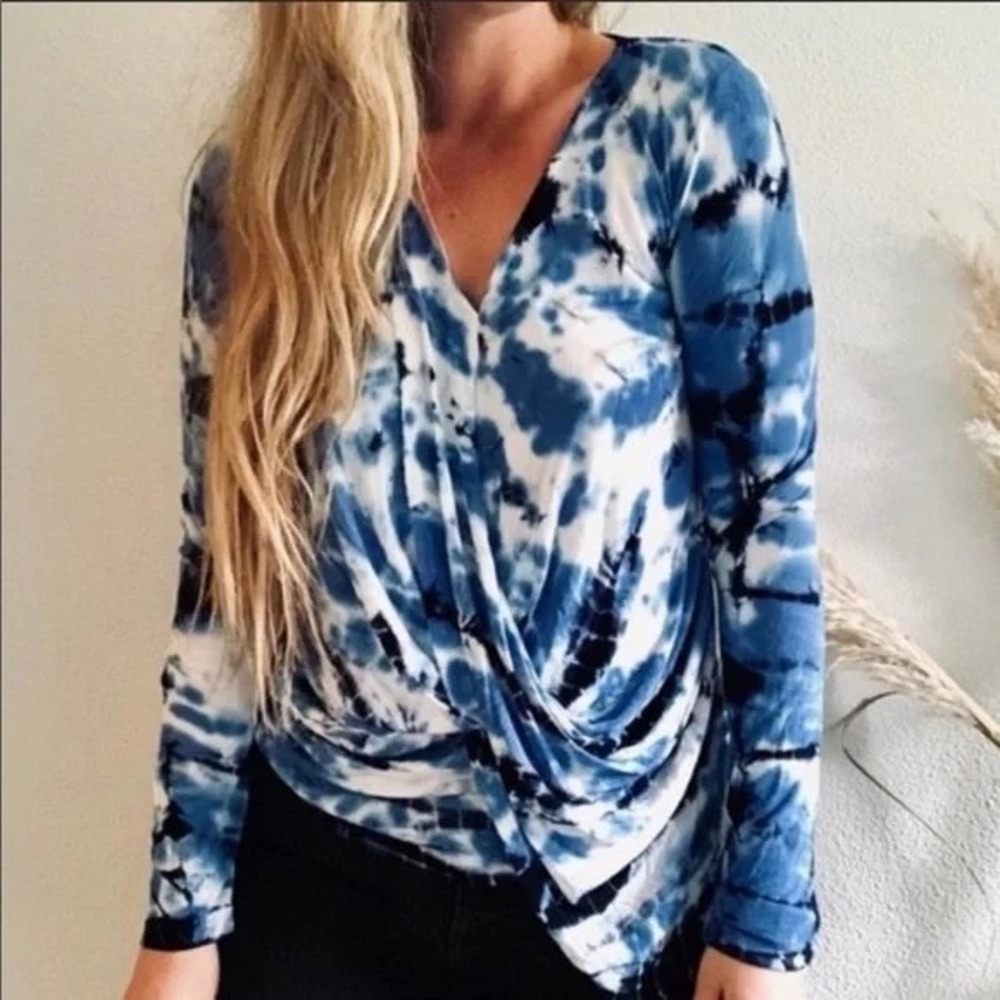 Young Fabulous & Broke‎ Tie Dye Draped Top XS Blue Y2K Boho Long Sleeve